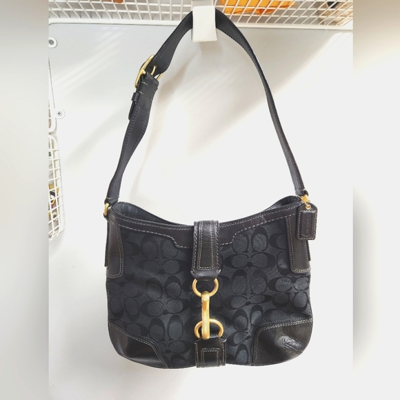 Classic black Coach purse small/medium - Picture 1 of 8